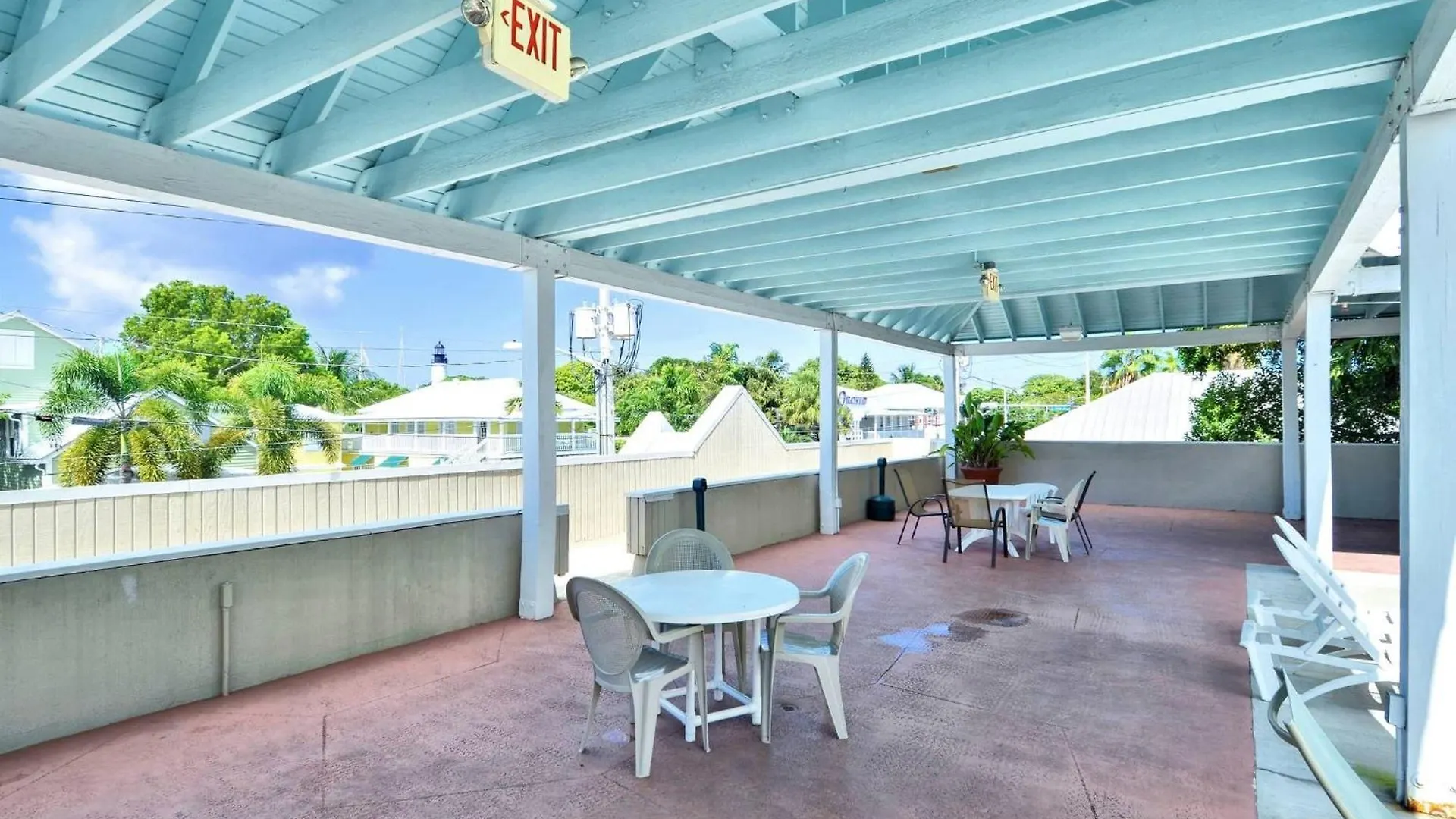 Duval Breeze By Avantstay Great Location Close To Beach Nightlife Shared Pool Week Long Stays Key West Casa de Férias