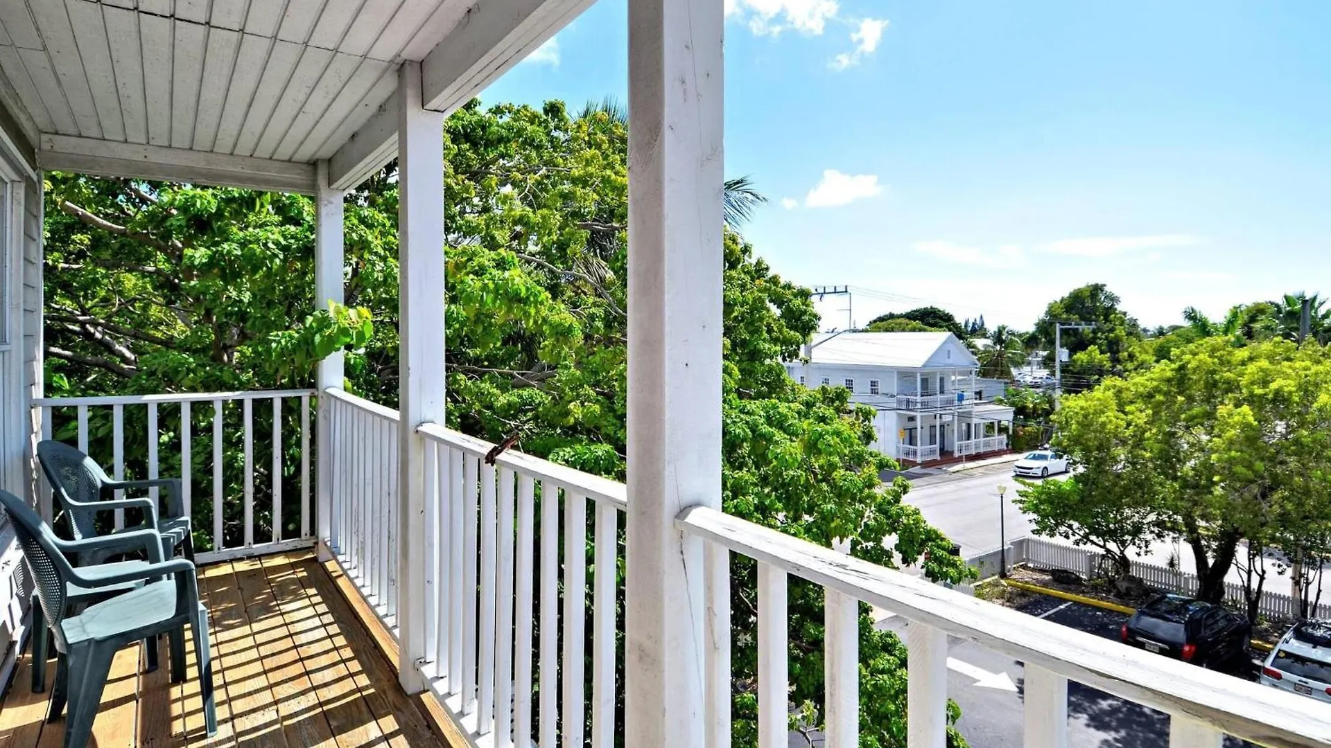 Duval Breeze By Avantstay Great Location Close To Beach Nightlife Shared Pool Week Long Stays Key West Casa de Férias